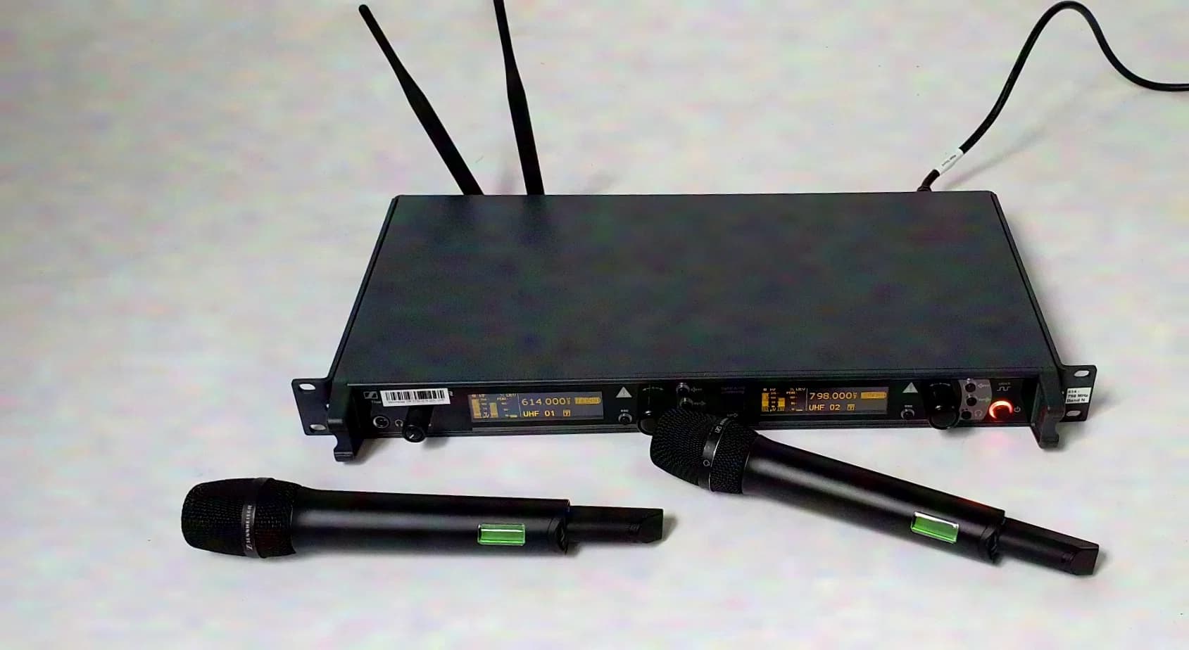 Sennheiser EM3732-2-N with 2 x SKM5200, 614,000 - 789,000 MHz