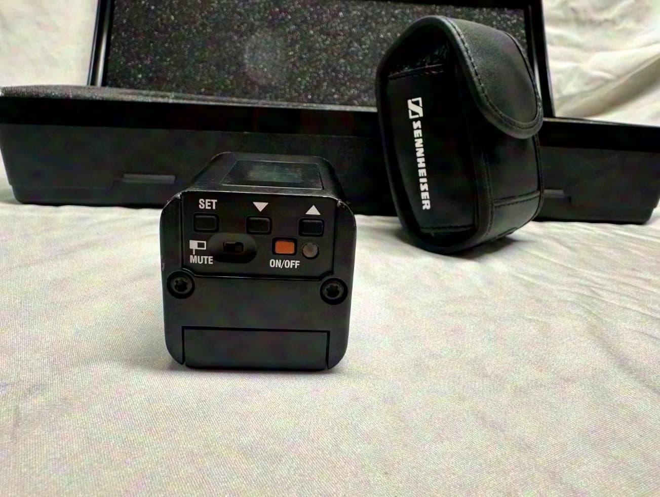 Sennheiser EM3732 II Receiver N-Band + 2x Sennheiser SKP 2000 Plug-On Transmitters