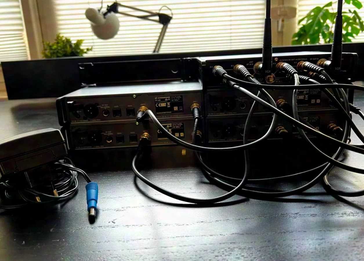 Sennheiser EW100 G3 1G8 Band 4-Channel Set incl. active antenna splitter