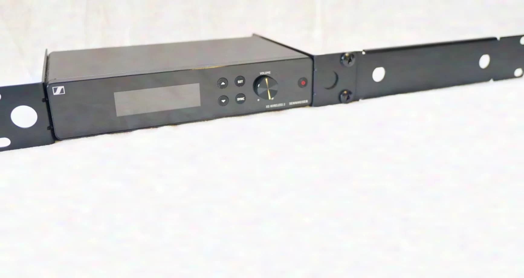 Sennheiser wireless microphone receiver "Sennheiser XS Wireless 2" (E-Band) in a 19" set