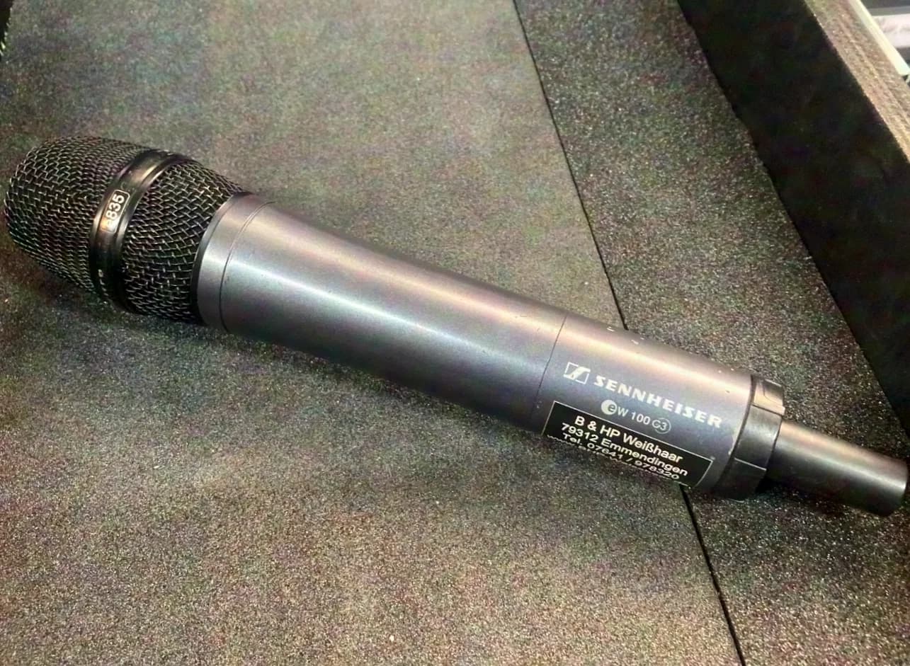 Sennheiser SKM 100 wireless microphone (D-Band) with 835 and 845 microphone capsules