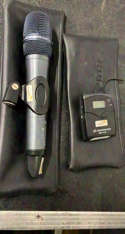 Sennheiser Set: 2x EW 100 G3 D-Band Set with EM100, SKM100, SK100, MZQ1