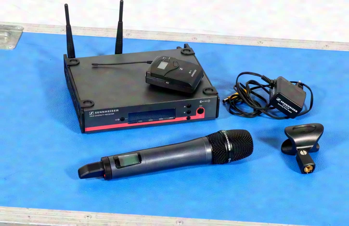 Sennheiser ew100 1G8 G3 Combo Set (Handheld Transmitter/Bodypack)