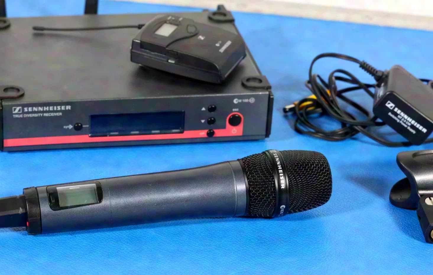 Sennheiser ew100 1G8 G3 Combo Set (Handheld Transmitter/Bodypack)