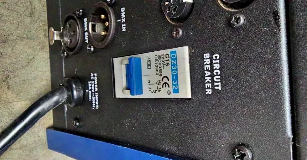 Showtec Digital Floodchase - CompactLight DMX-Midi and Stand-Alone