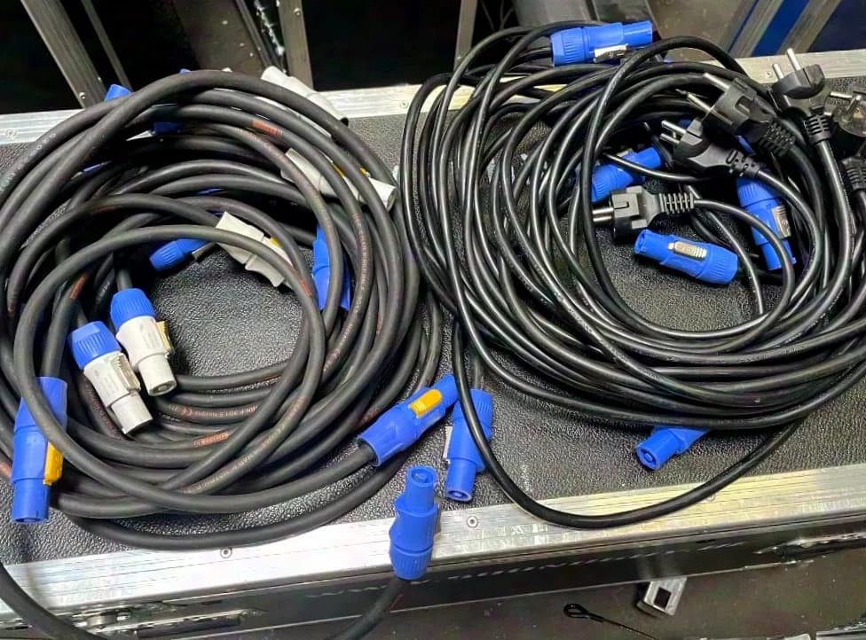 Showtec Spectral M800 Tour in case and accessories