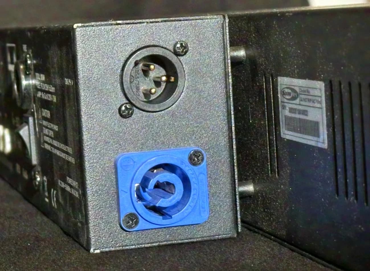 Showtec Sunstrip active incl. case