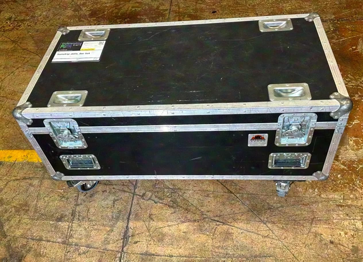 Showtec Sunstrip active incl. case