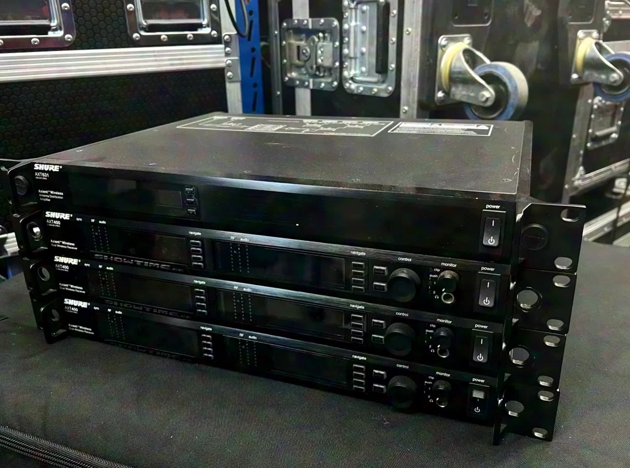 Shure AXIENT AXT100, AXT200, AXT400, AXT631, AXT900