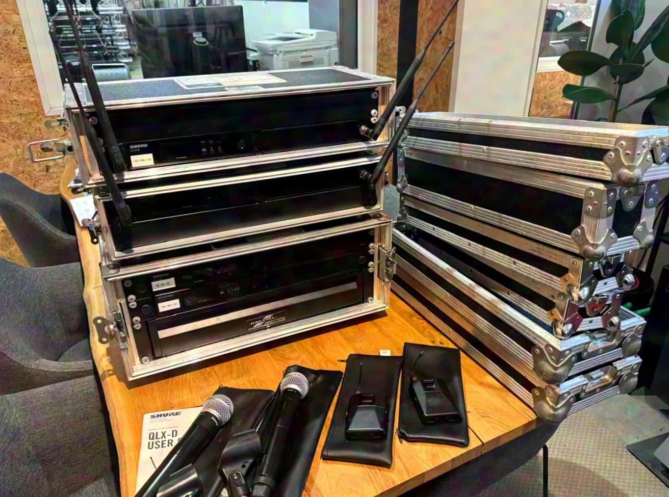 Shure QLXD wireless systems | Including case, connection panels | save up to €600