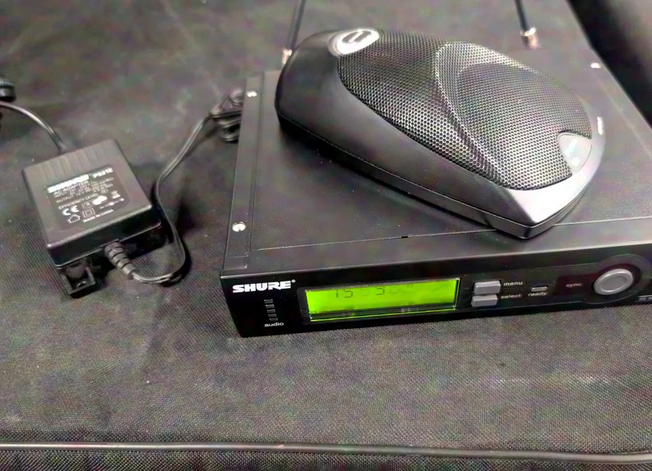 Shure SLX4 receiver + MX690 S6 boundary microphone
