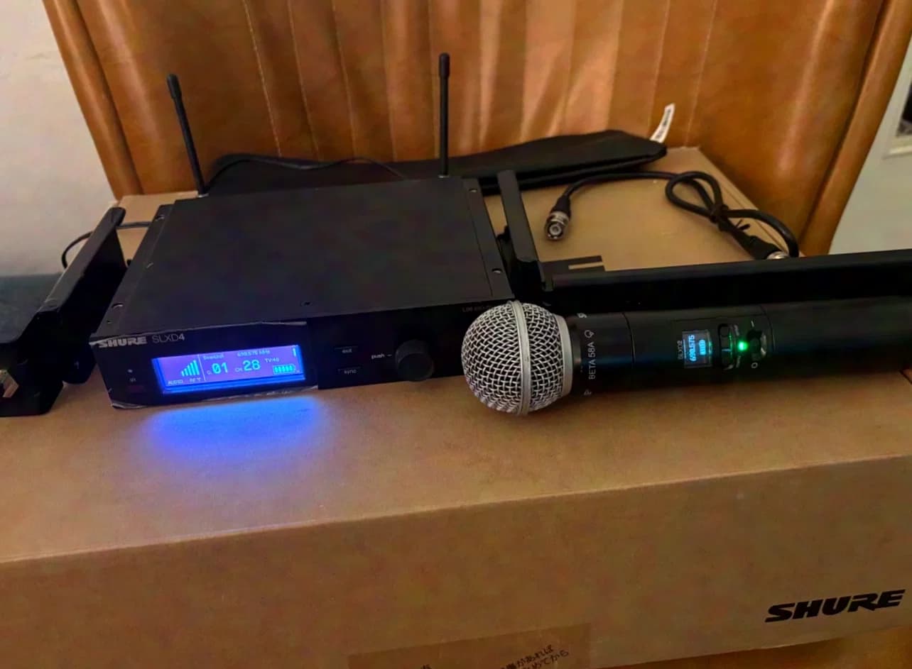 Shure SLXD E Beta58 L56 wireless microphone