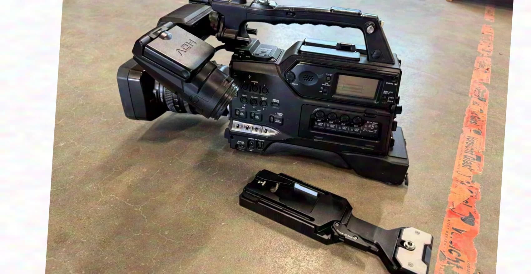 Sony HVR-S270e + Accessories