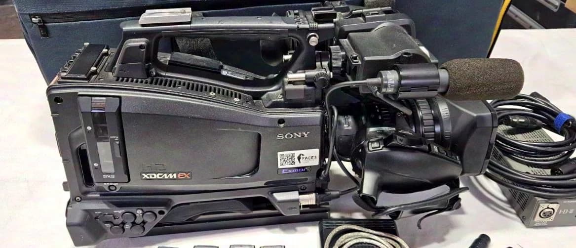 Sony PMW-350 incl. Viewfinder, Lens and Accessories