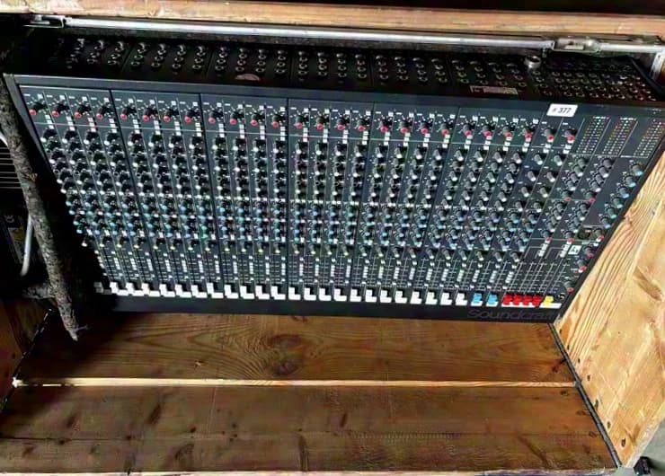 Soundcraft Digital Mixing Console, 16-Channel