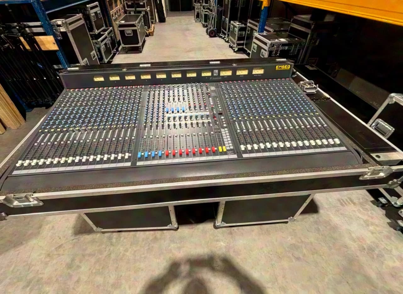 Soundcraft K2 32 channels