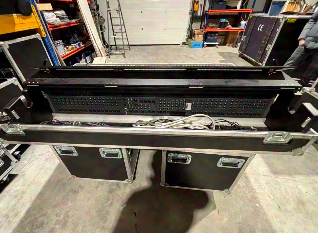 Soundcraft K2 32 channels