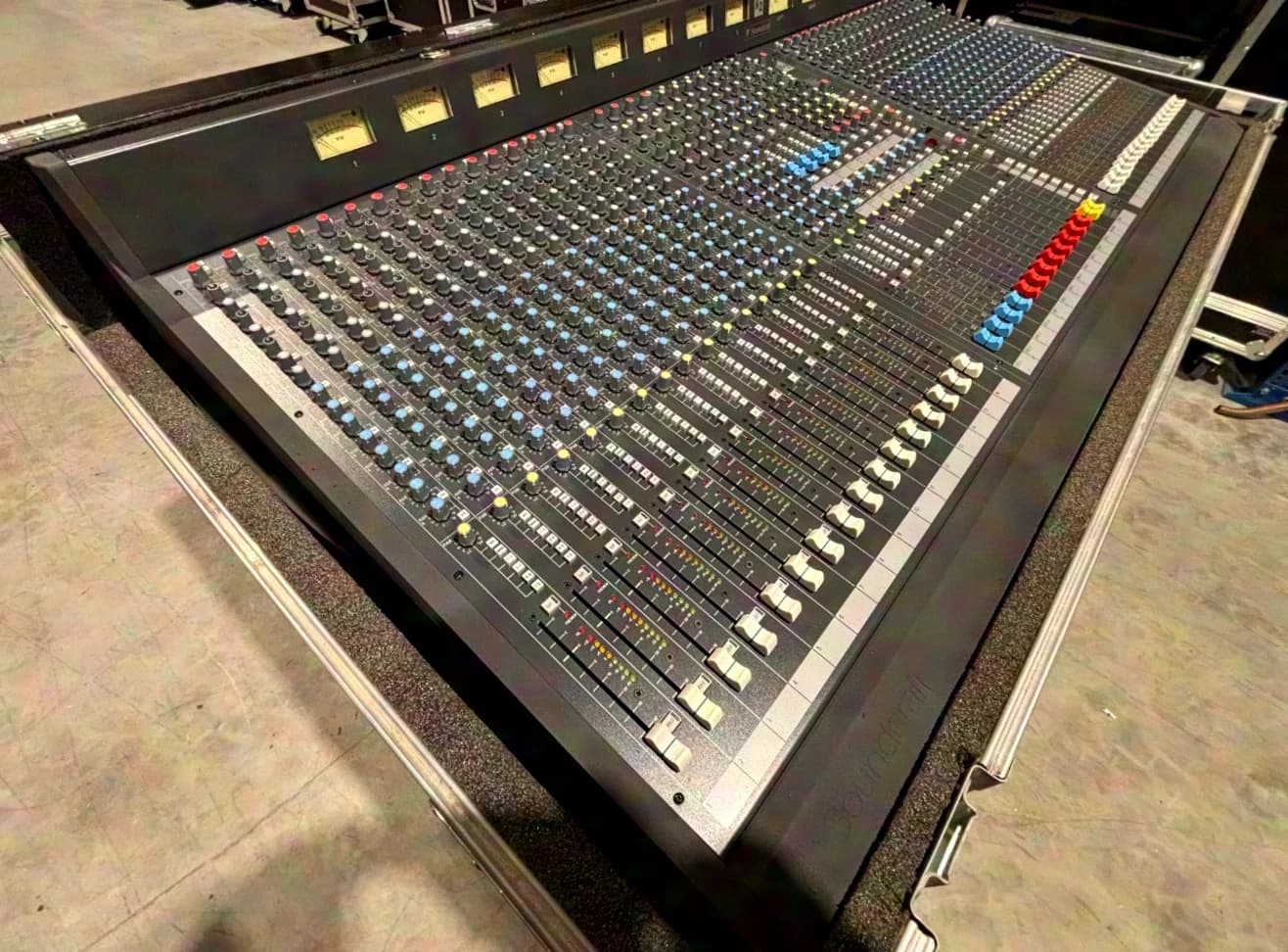 Soundcraft K2 32 channels