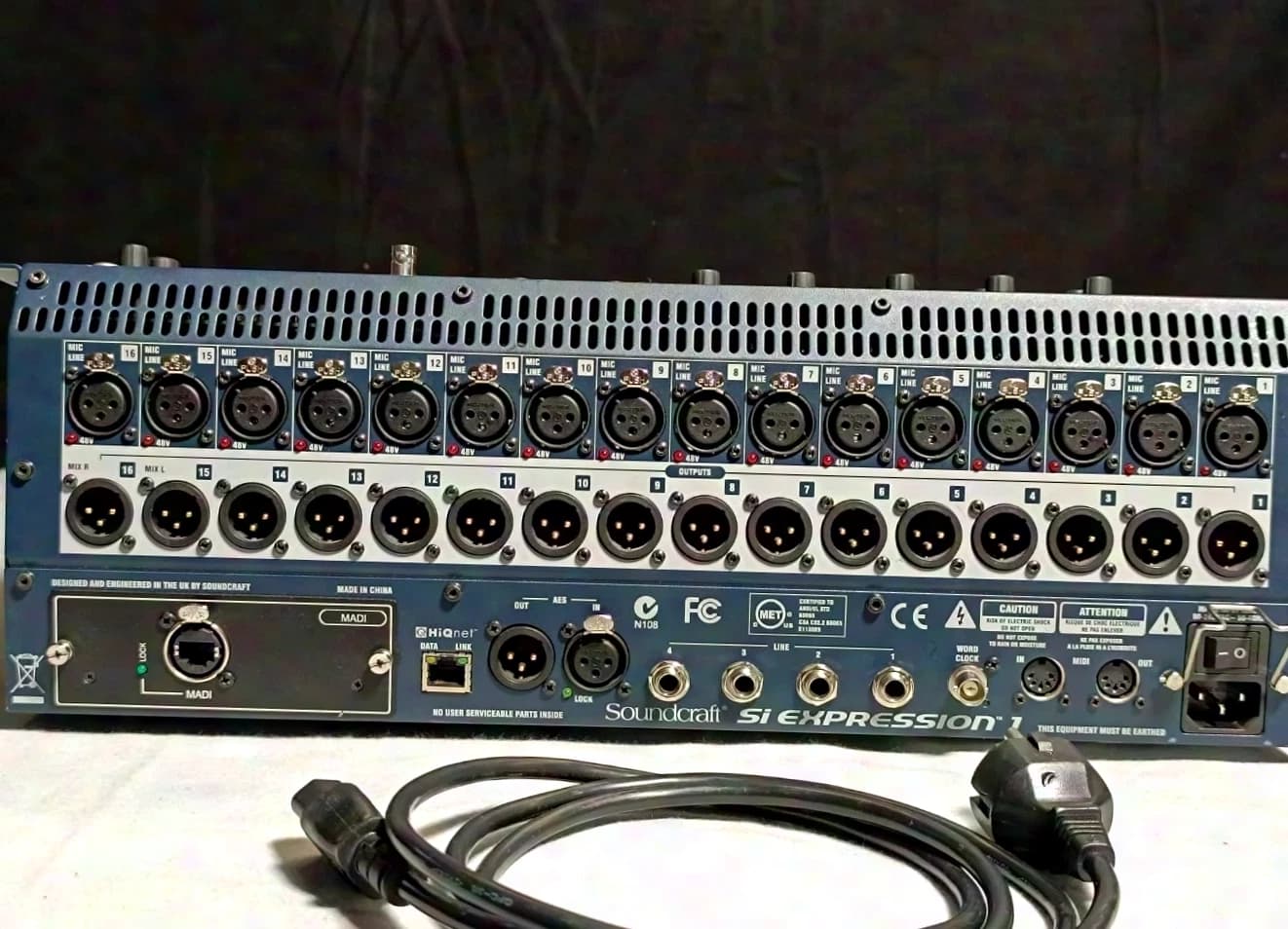 Soundcraft Si Expression 1 Digital Mixing Console, 16in / 16out / + Mini-Stagebox