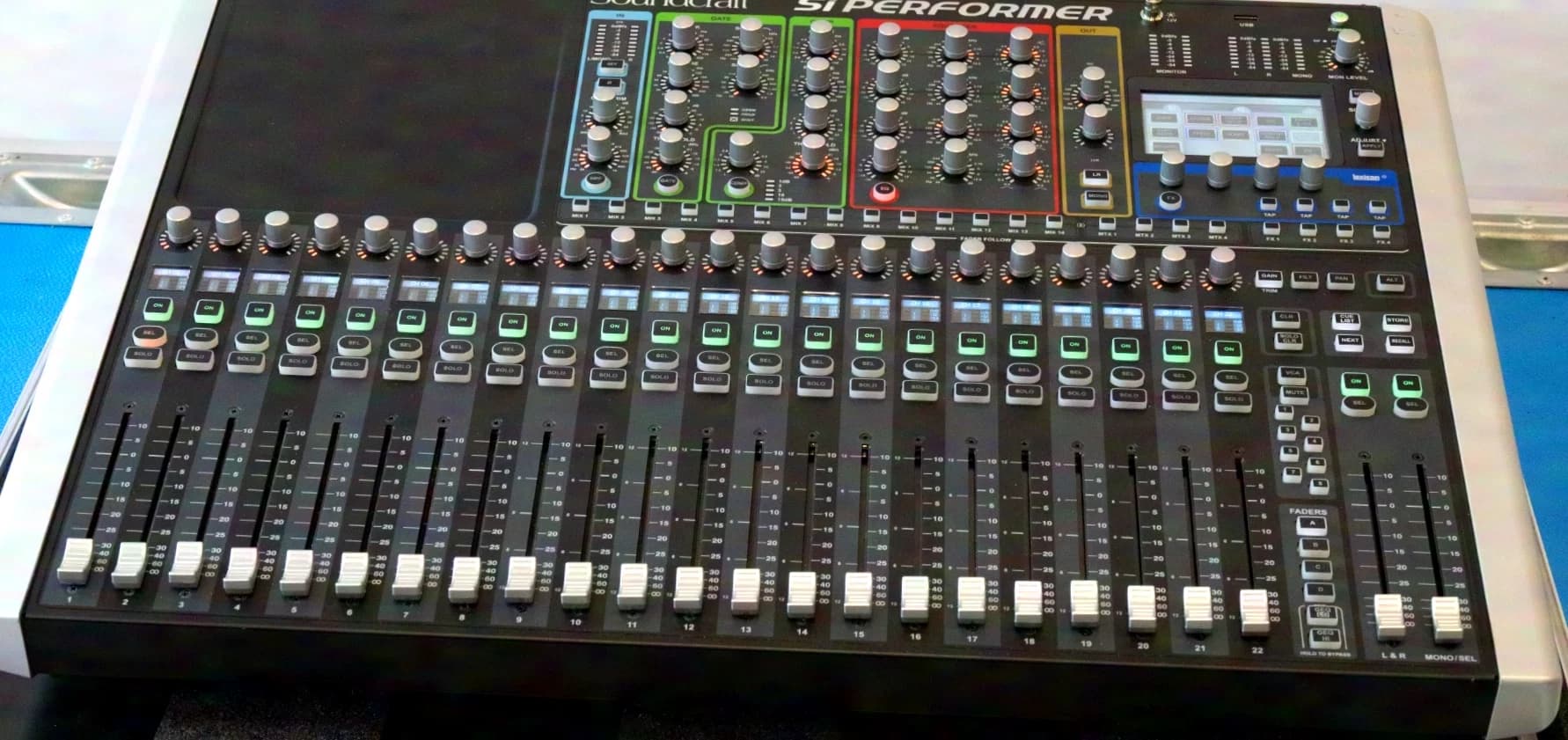 Soundcraft Si Performer 2 (incl. MADI card Main/Aux and cover case)
