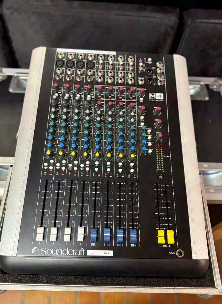 Soundcraft Spirit M4 Mixer