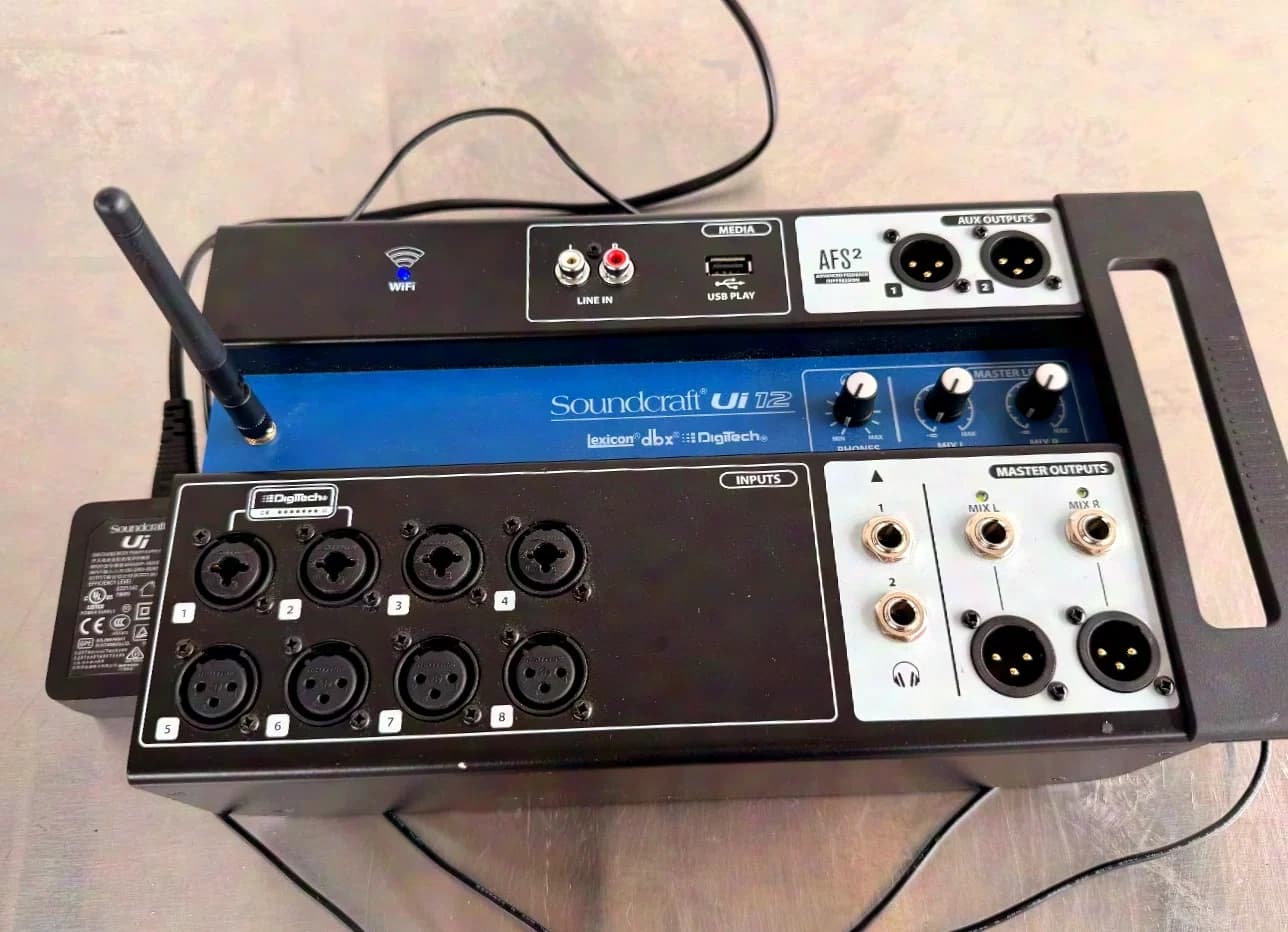 Soundcraft UI12