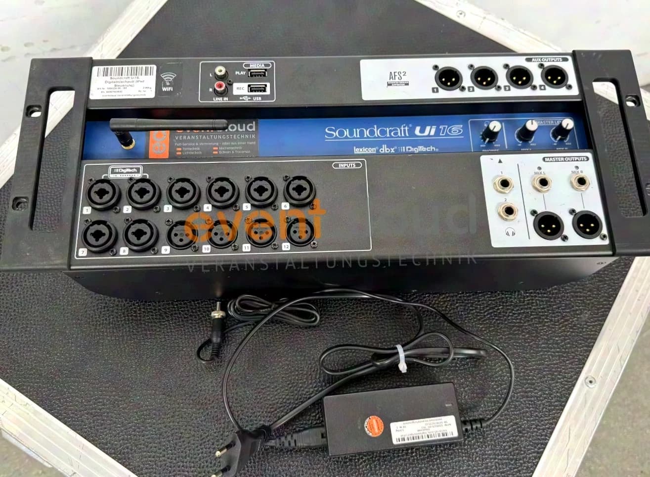 Soundcraft UI16 digital live mixing console