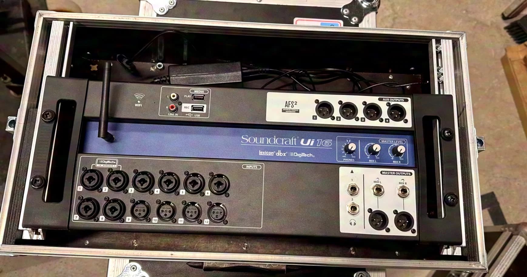 Soundcraft Ui16 Digital Mixer incl. Case – Top Condition