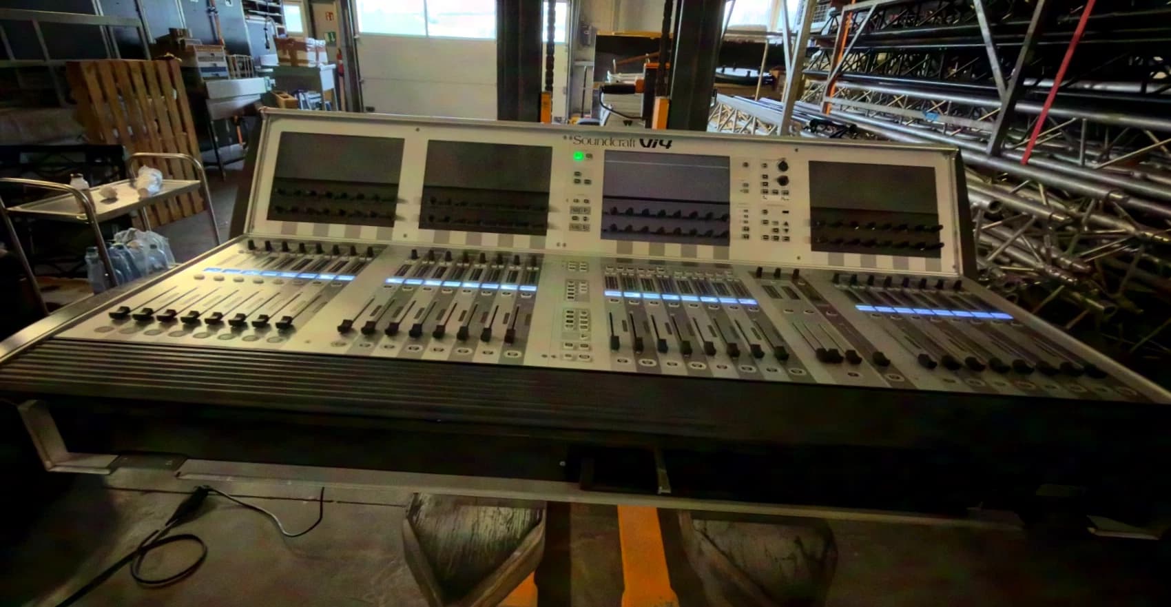 Soundcraft VI4 + LocalRack (without case)