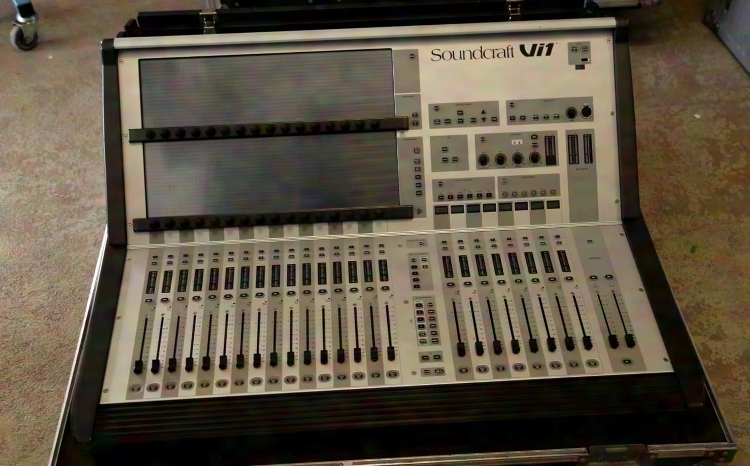 Soundcraft VI 1 inkl. Stagebox Set