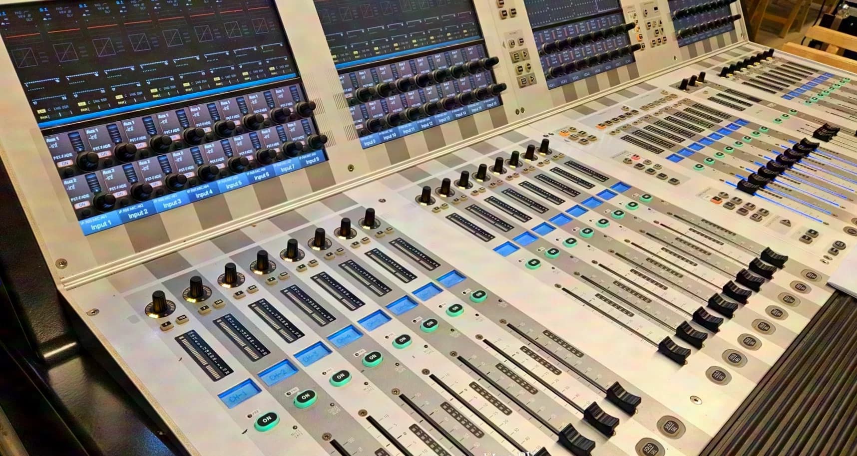 Soundcraft Vi400