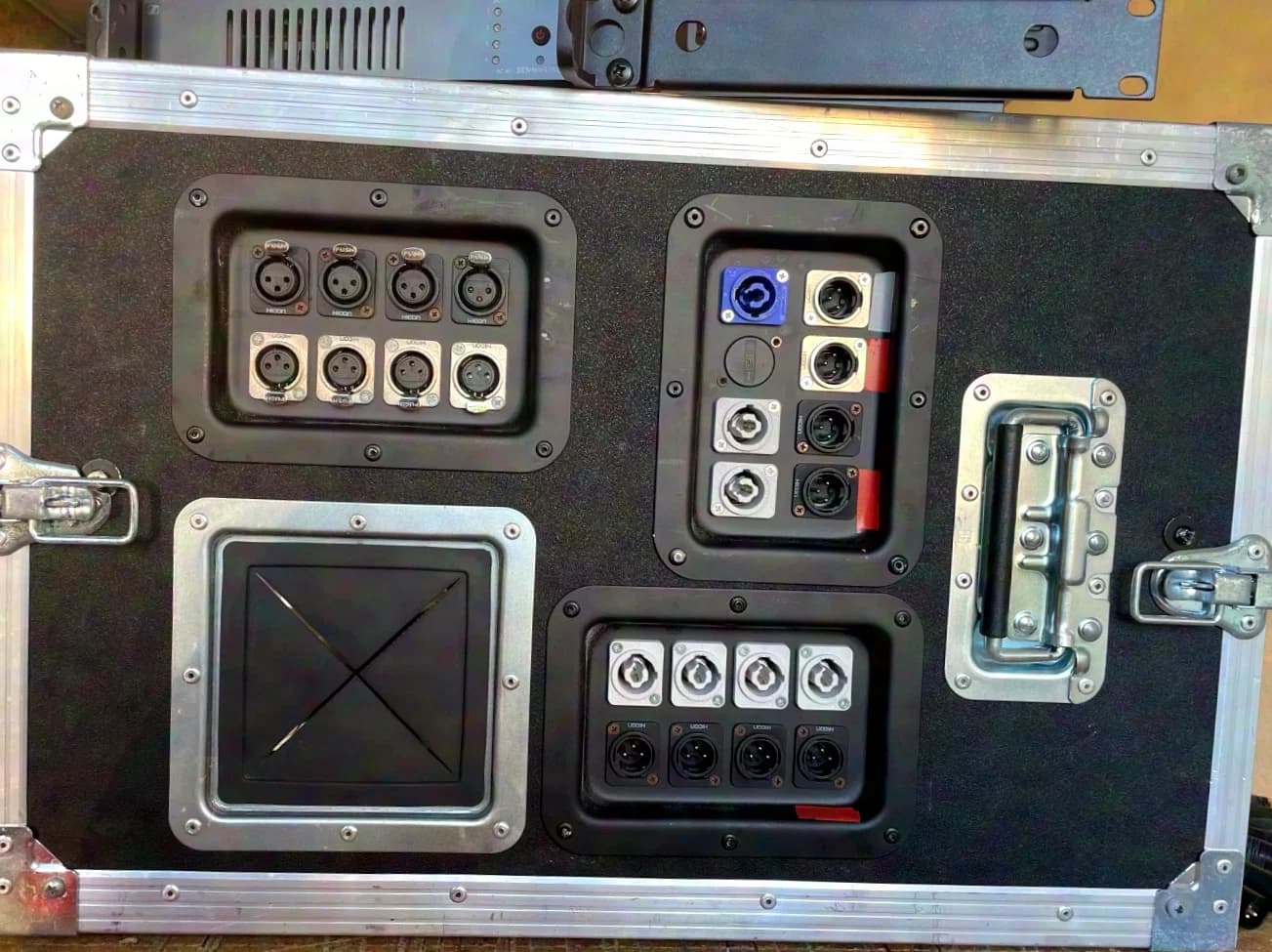Special Custom-Made Rolling Rack Case 8HE with Wiring for Rack Mixer