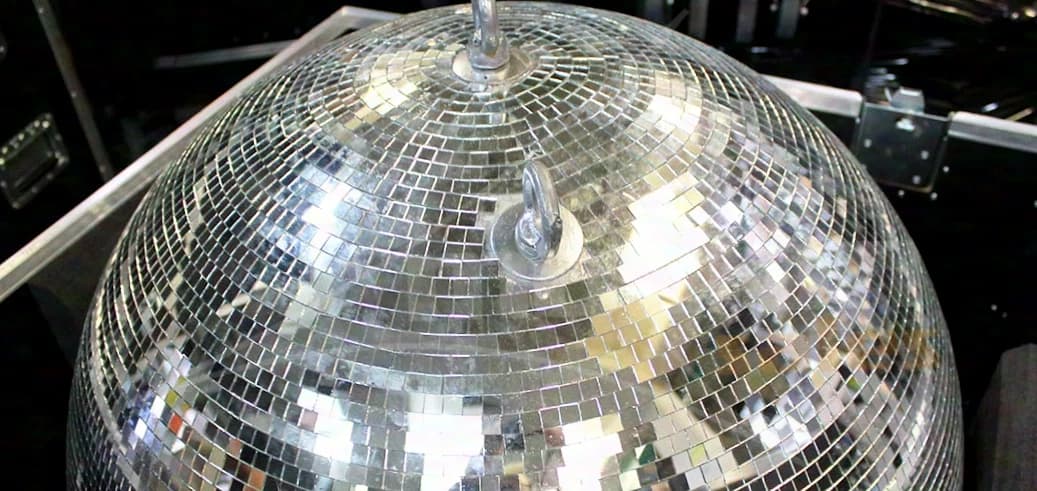 Mirror ball ø 1,0m without motor (in case)