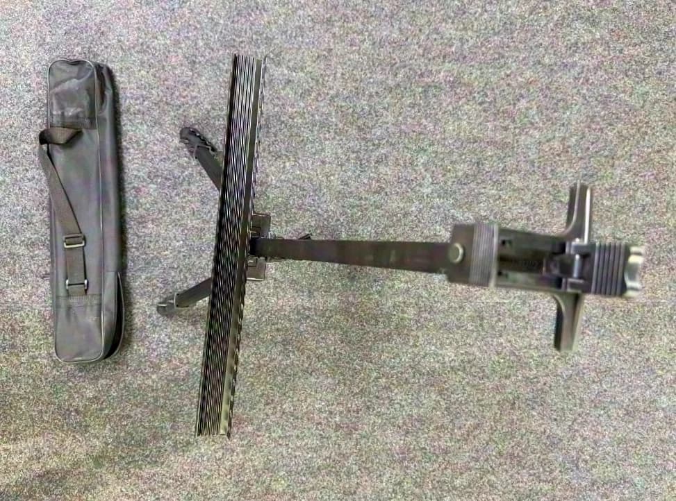 Black aluminium easel with bag