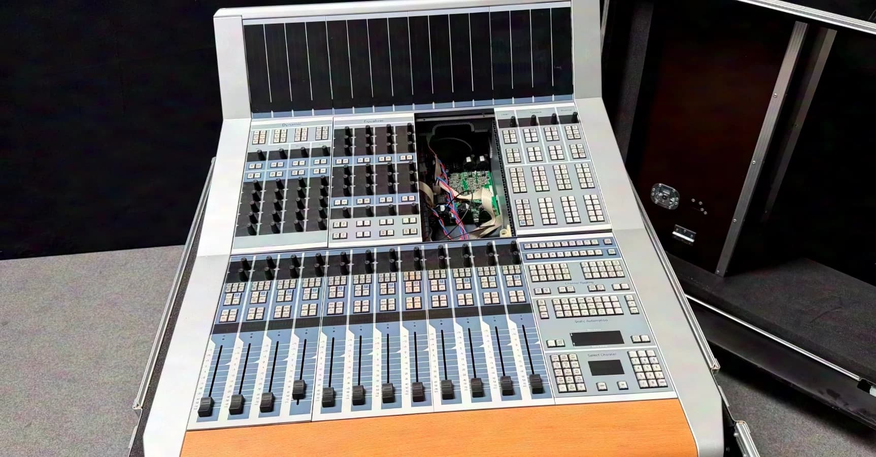 Stageco Aurus Mixing Console