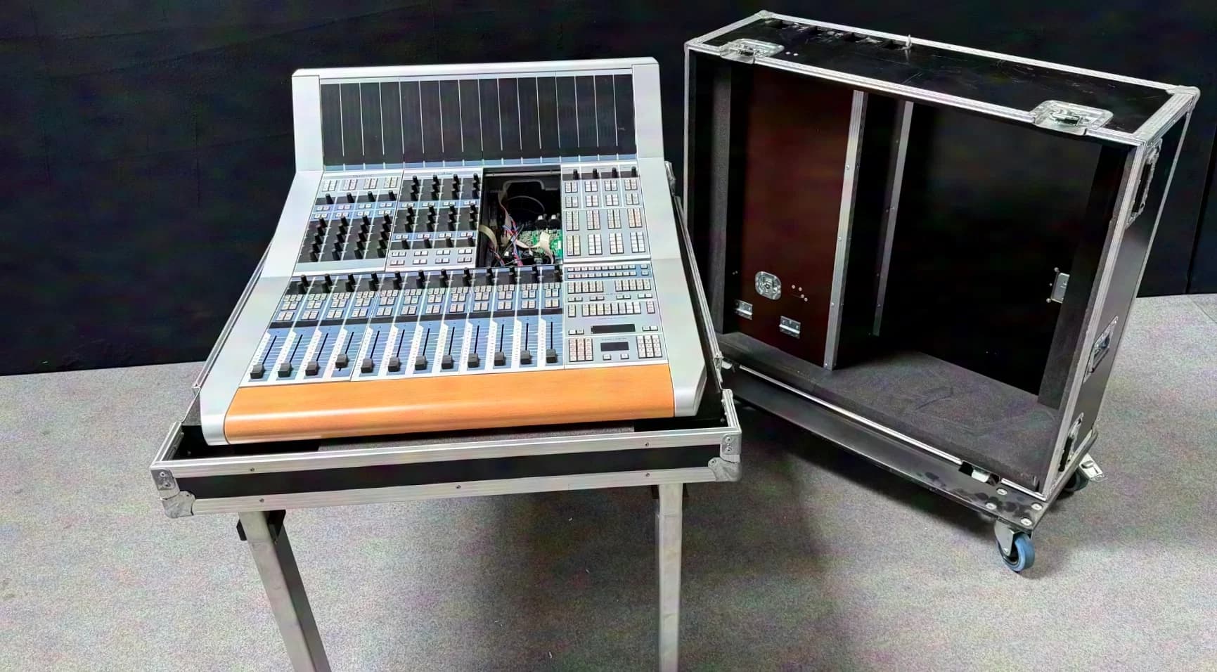 Stageco Aurus Mixing Console