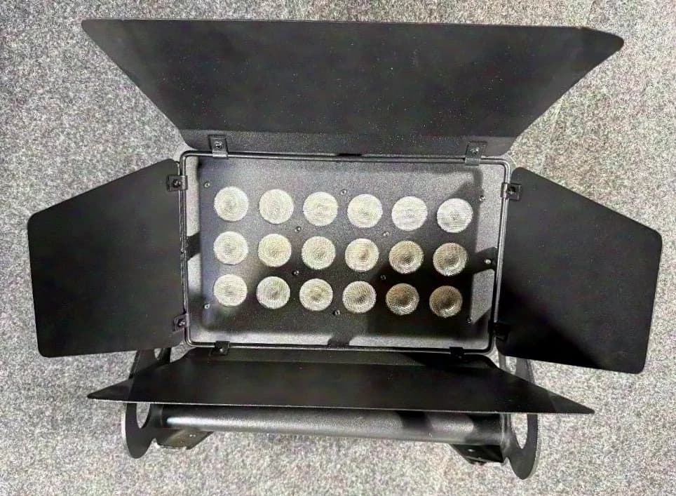Stairville LED Floodlight HL-x 18 QCL