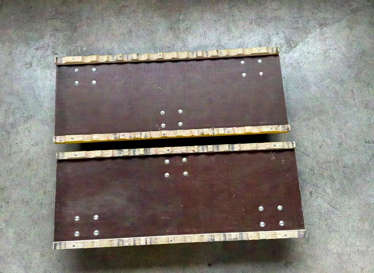 Stapelfix, dolly boards for triangular trusses with stacking strips