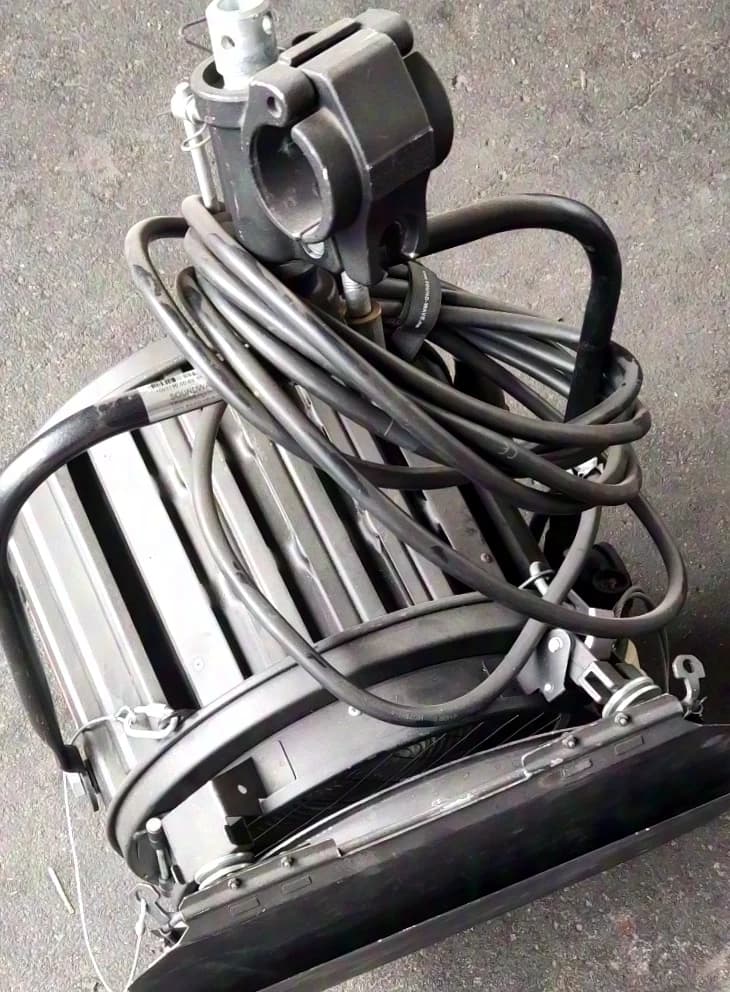 Strand Castor 2 KW P.O. Fresnel Spotlight