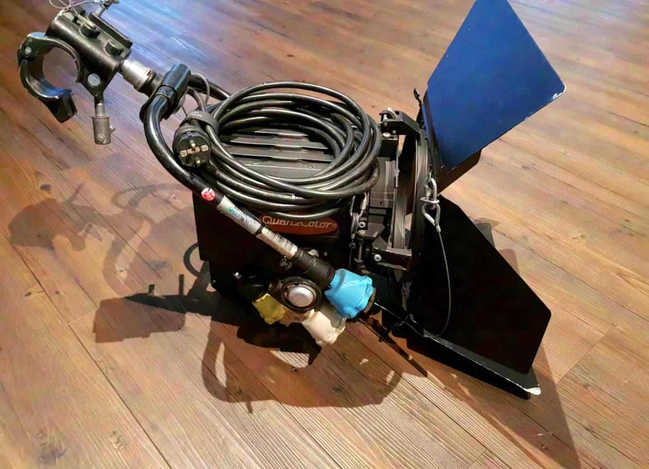 Strand Polaris (P.O.) - 1000W Fresnel Spotlight - (optional mounting hardware and transport cart)