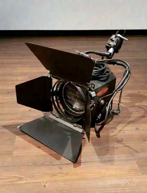 Strand Polaris (P.O.) - 1000W Fresnel Spotlight - (optional mounting hardware and transport cart)