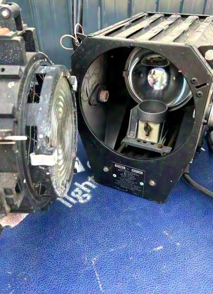 Strand QuartzColor POLARIS MK2 P.O. 1KW stepped-lens Fresnel spotlights
