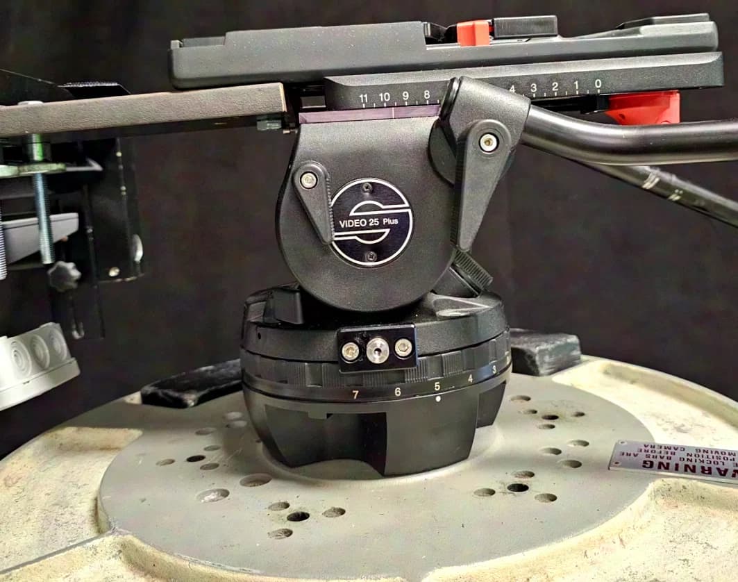 Studio Camera Pedestal Vinten / Sachtler Video 25 Plus