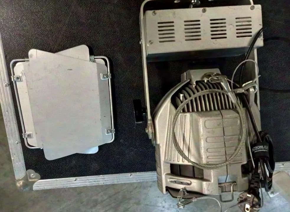 Studio PAR 150 CDM 4200°, silver 6-piece set incl. Case