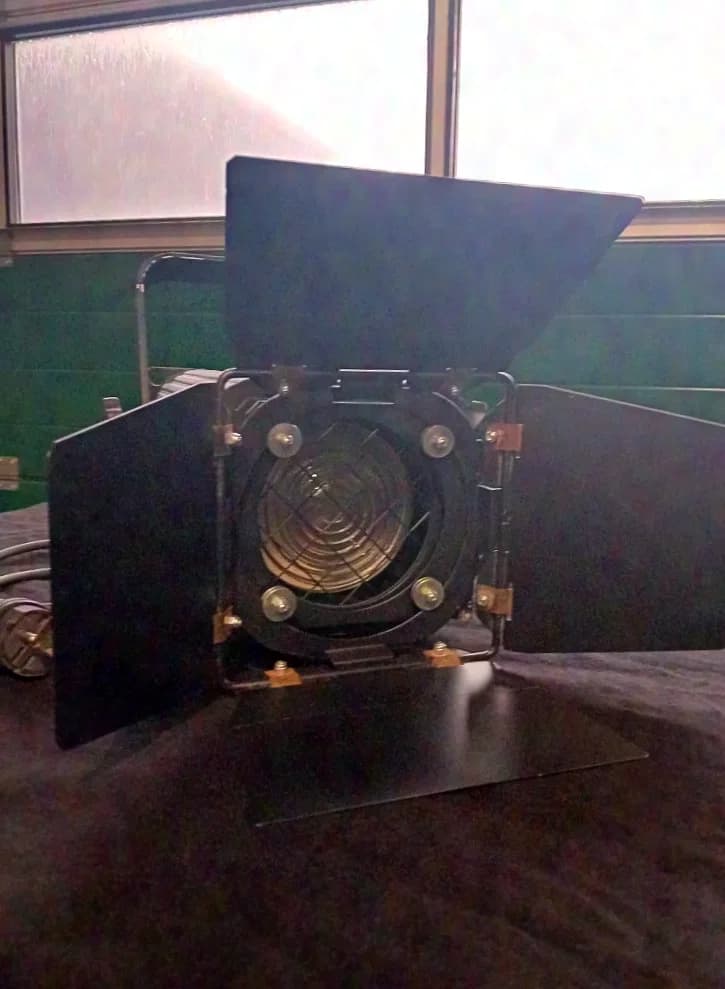 SweetPRO LS-0500FR Fresnel spotlight, 500W, 10-42°, GY9.5
