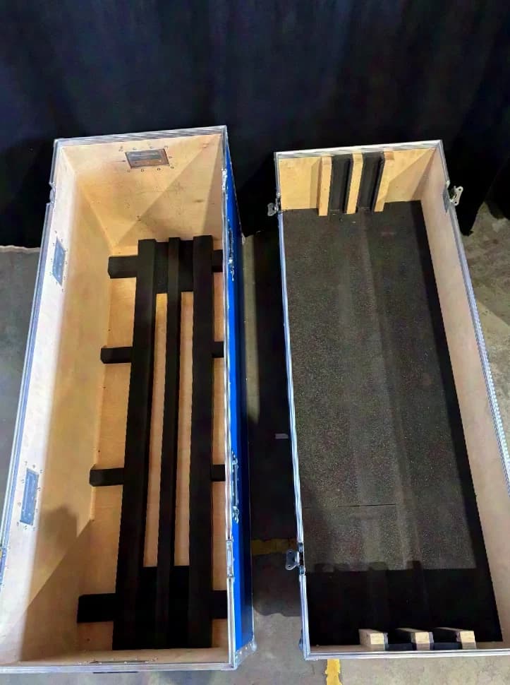 TBS-Case double case for 2x 50“ displays