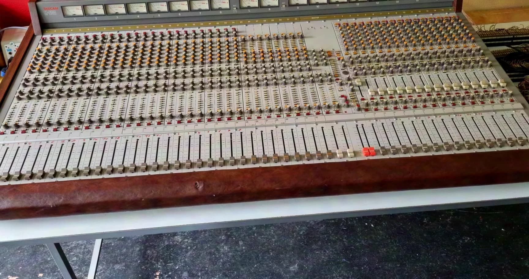 Tascam M600 - 32-channel studio console