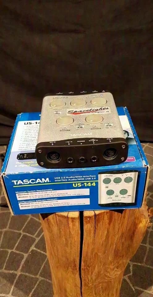 Tascam US-144 Four-channel USB audio/MIDI interface with digital I/O