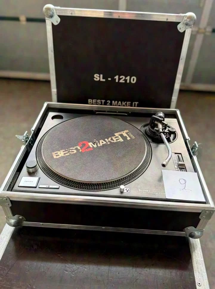 Technics Turntable SL-1210 MK2