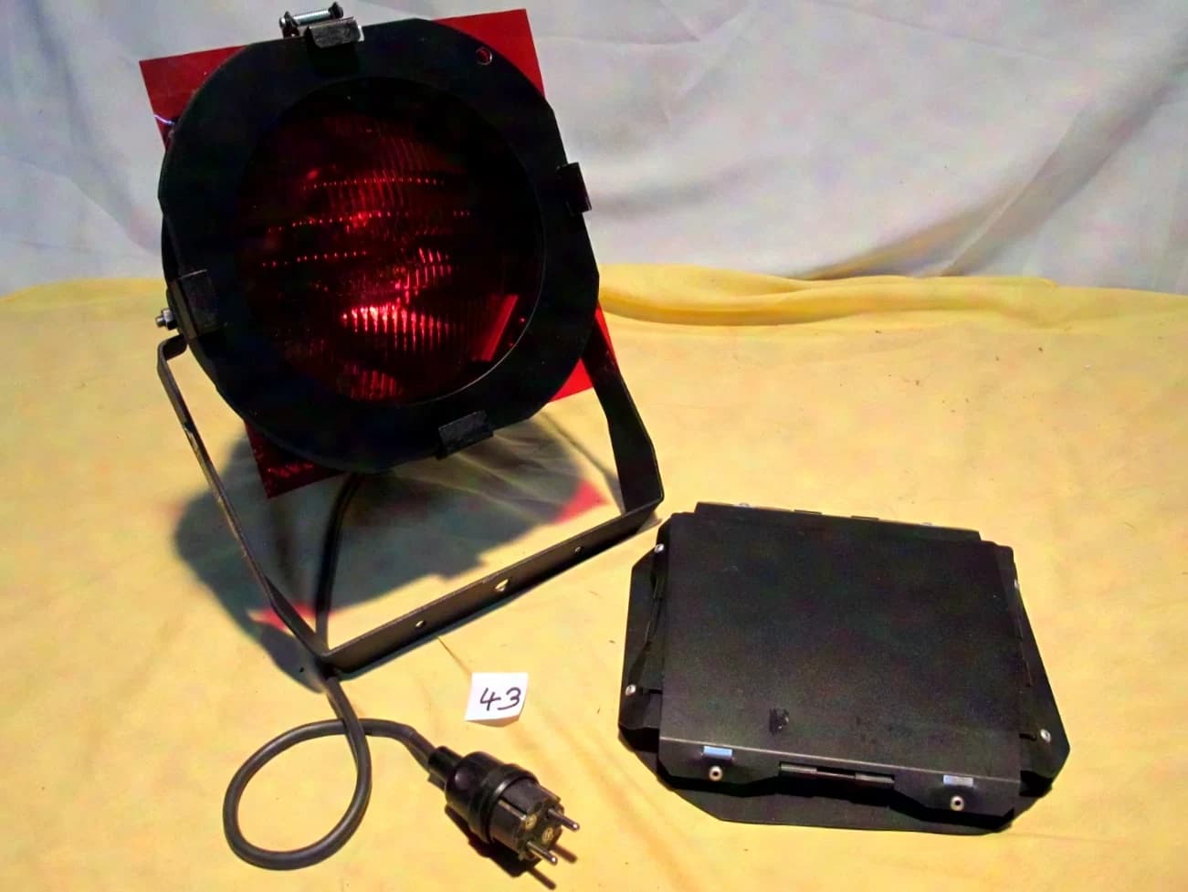 Teclumen Outdoor Par 64 spotlight, outdoor IP65 with barn doors